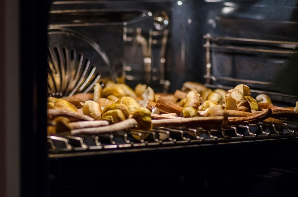 How to oven dry mushrooms